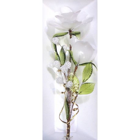 Květina bílá růže ve stojánku www.sklenenevyrobky.cz