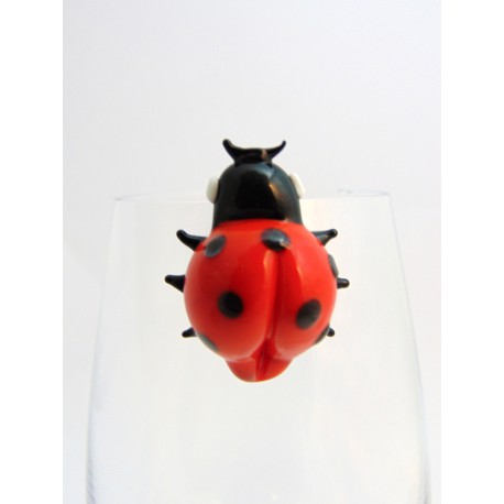 Ladybug hanging on a glass www.sklenenevyrobky.cz