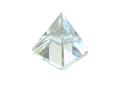 Pyramide 2,7x2,7x2,8cm Kristallglas www.glas-produkte.com