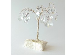 Tree of happiness with crystal trimmings www.bohemia-glass-products.com