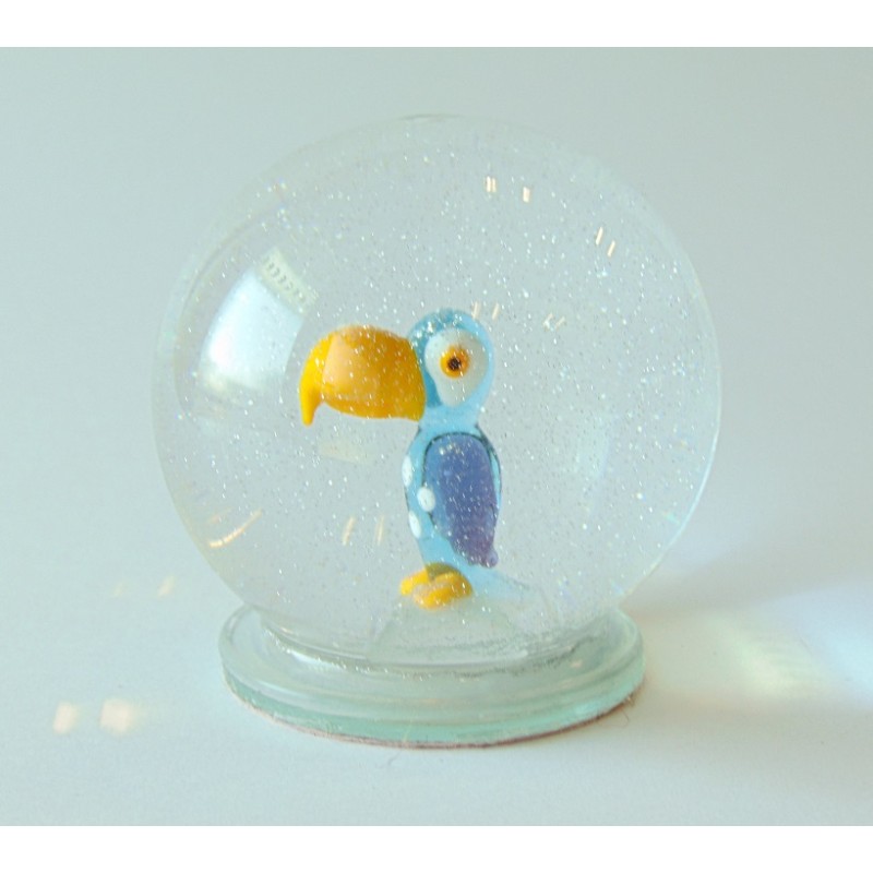 Snow globe 8cm parrot www.bohemia-glass-products.com
